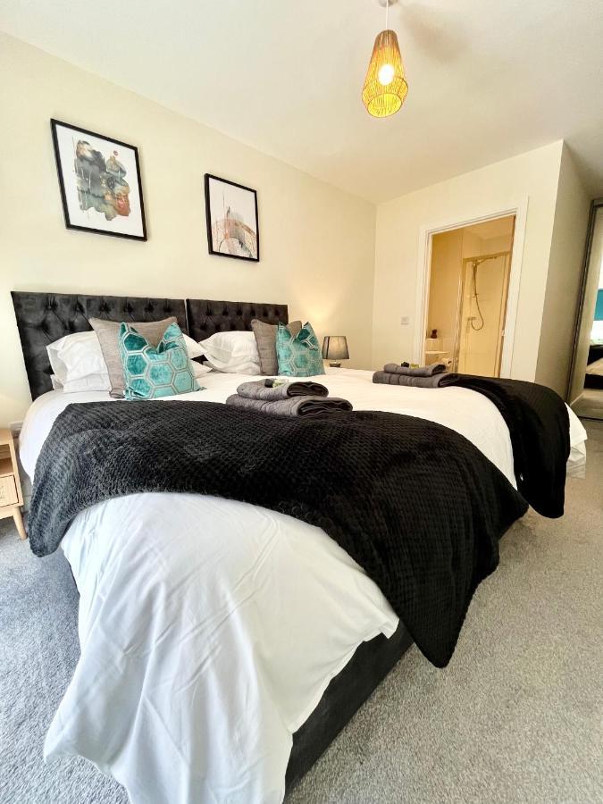 Modern Spacious 2 Bed Apartment, Close To Gunwharf Quays & Historic Dockyard - Balcony, Smart Tv, Free Parking, Wifi, Double Or Single Beds Appartement *